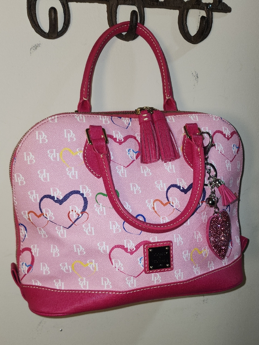Dooney And Bourke Large Leather Pink Heart Dome Satchel Handbag - Picture 4 of 10